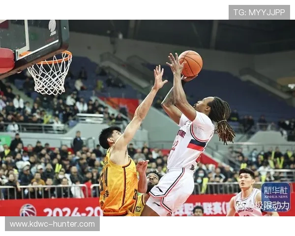 江苏肯帝亚迎战上海篮球队争夺季后赛资格的关键对决